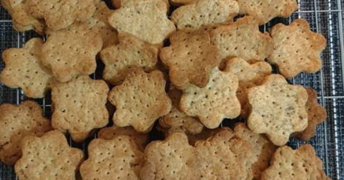 You are currently viewing Crackersi cu pasta de curmale