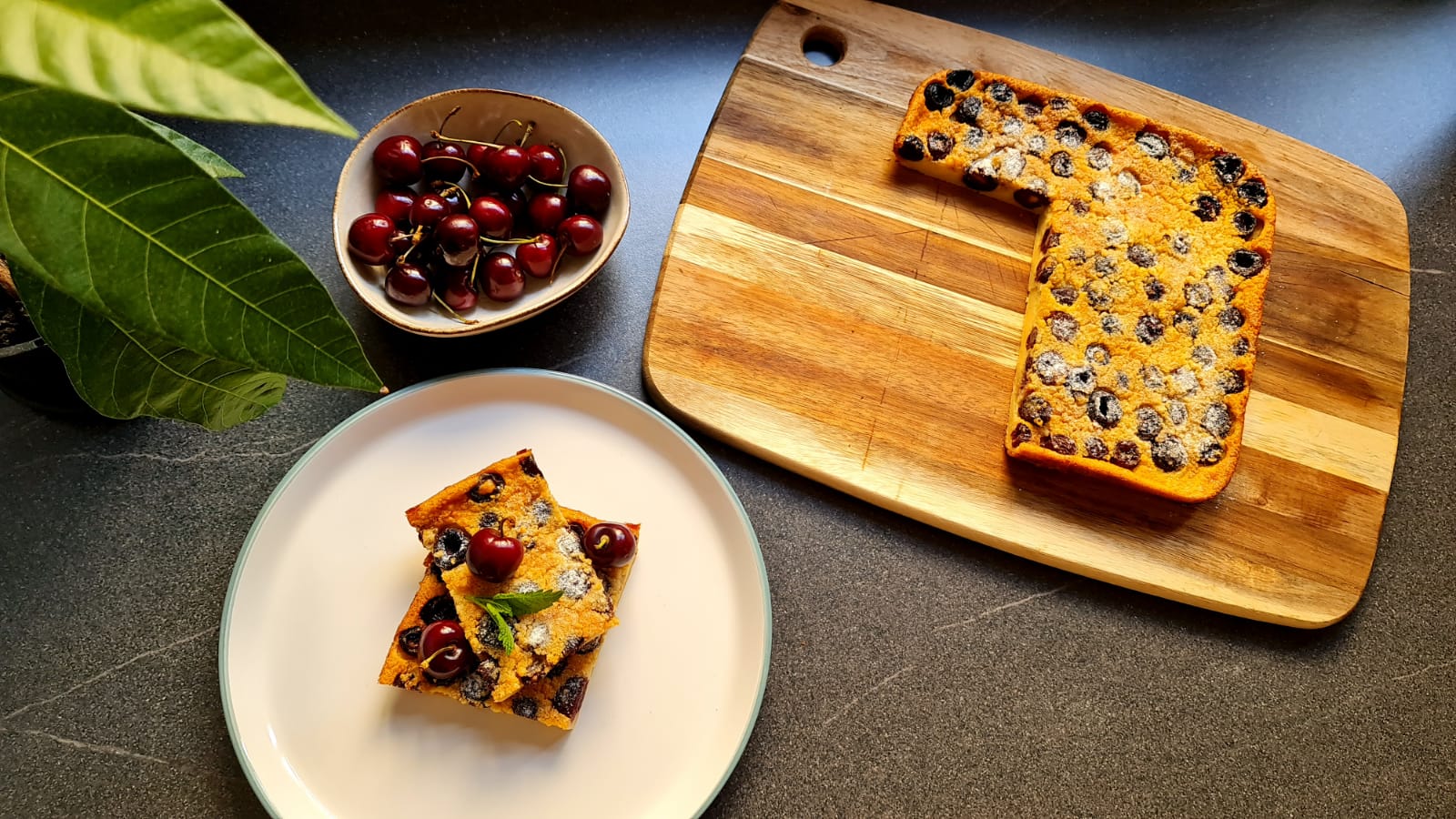 Read more about the article Clafoutis cu Cireșe – Prăjitură cu Cireșe un Desert Delicios