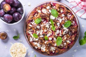 Read more about the article Prăjitură răsturnată cu Prune – Plums Upside – Down Cake