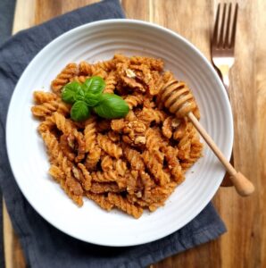 Read more about the article Paste cu Pesmet și Nuci – Un deliciu simplu și gustos