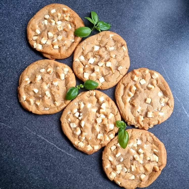 Read more about the article Cookies cu ciocolată albă
