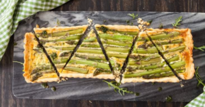 Read more about the article Tartă cu pesto și sparanghel