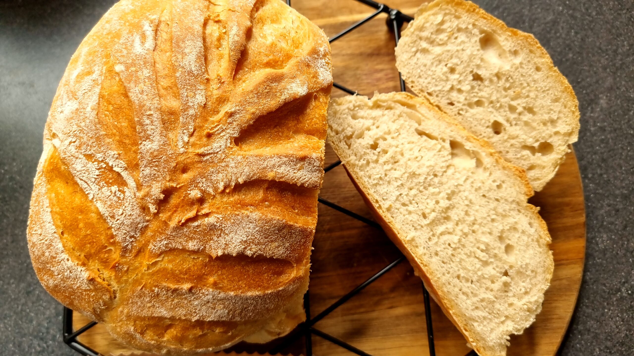Read more about the article Pâine fără frământare cu dospire la rece